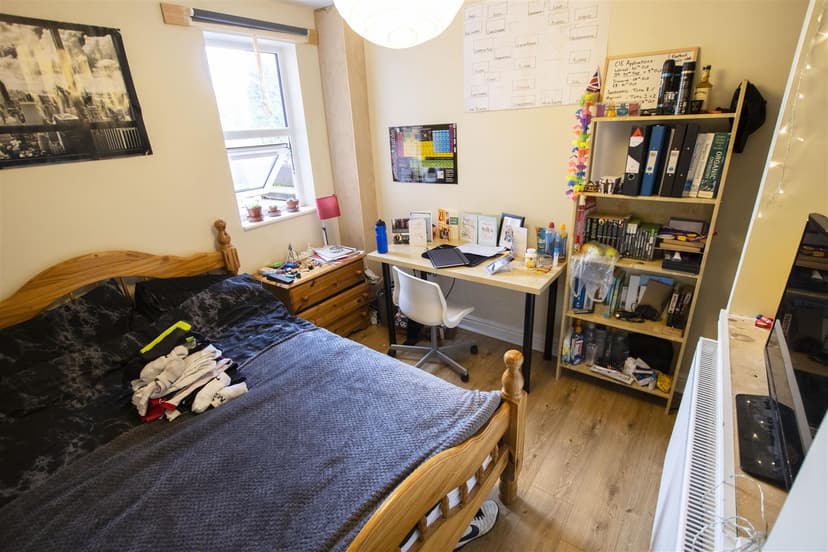 17, Heeley Road - Image 8