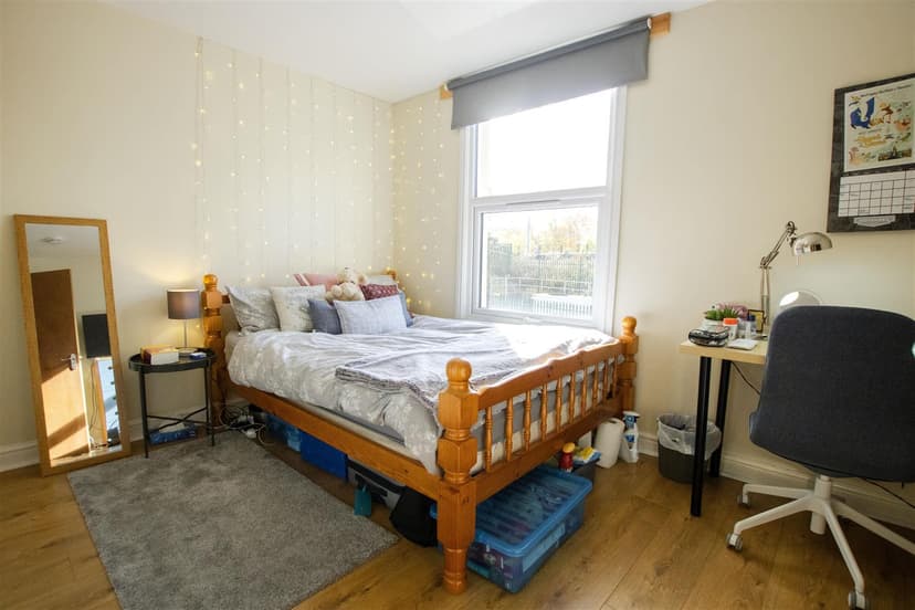 17, Heeley Road - Image 5