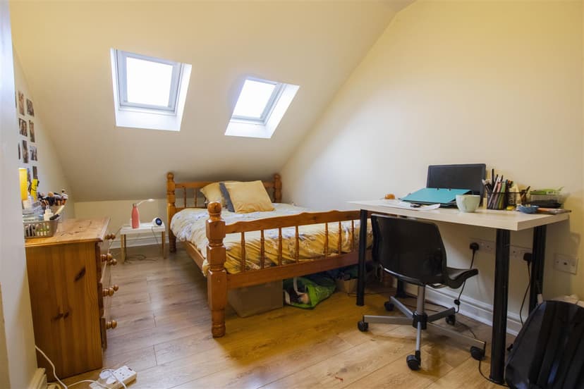 17, Heeley Road - Image 4