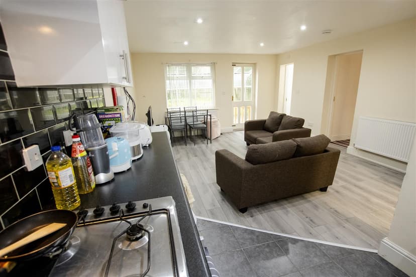 17, Humphrey Middlemore Drive - Image 8