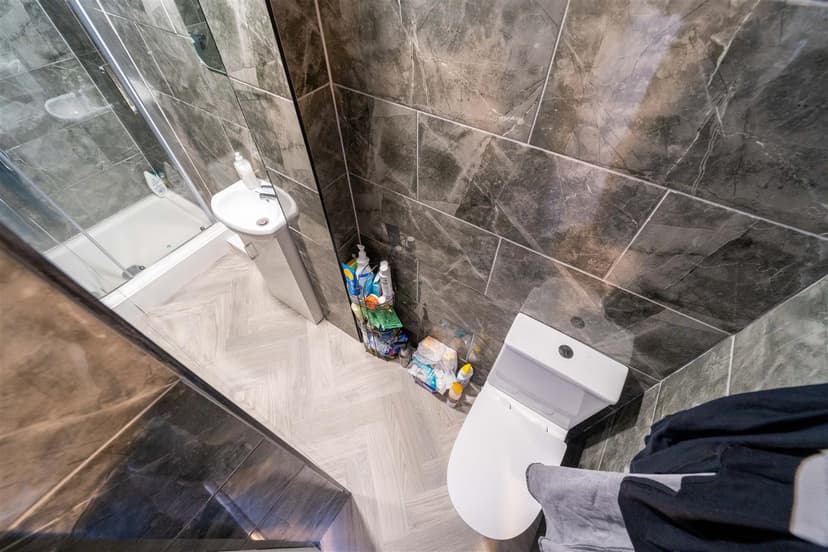 18, Gleave Road - Image 8