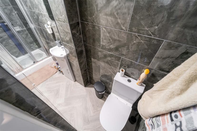 18, Gleave Road - Image 7