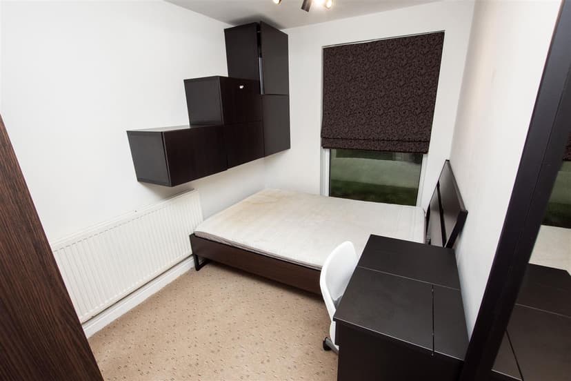 4, Seymour Close - Image 3