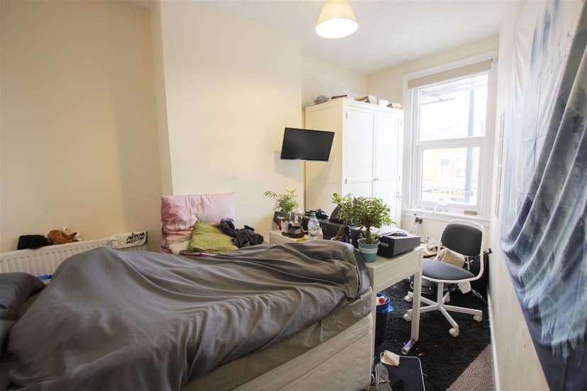 124, Raddlebarn Road - Image 13