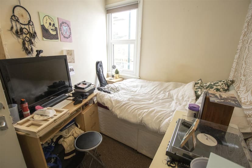 124, Raddlebarn Road - Image 12