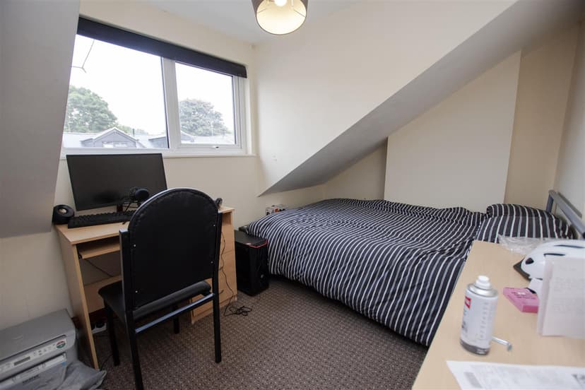 178, Hubert Road - Image 5