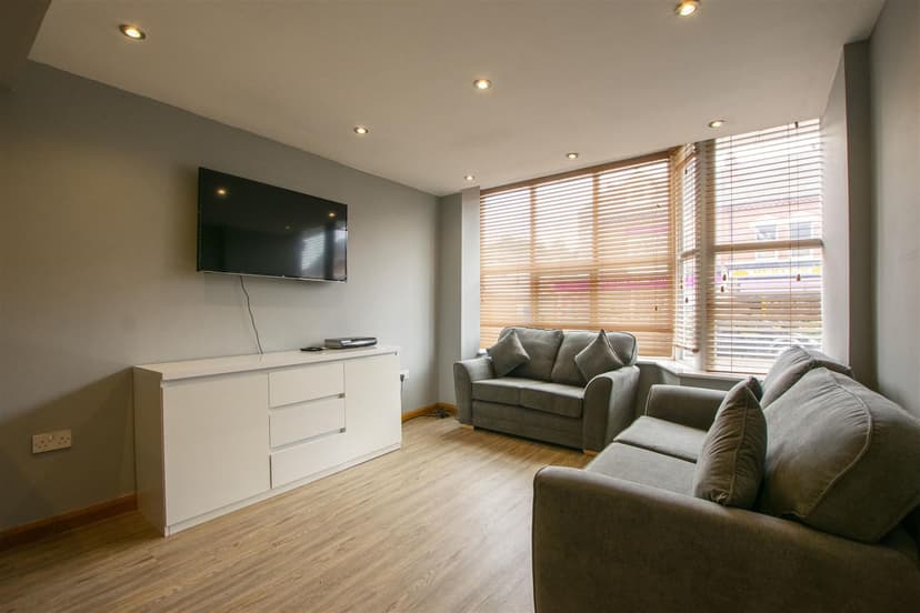 88, Raddlebarn Road - Image 25