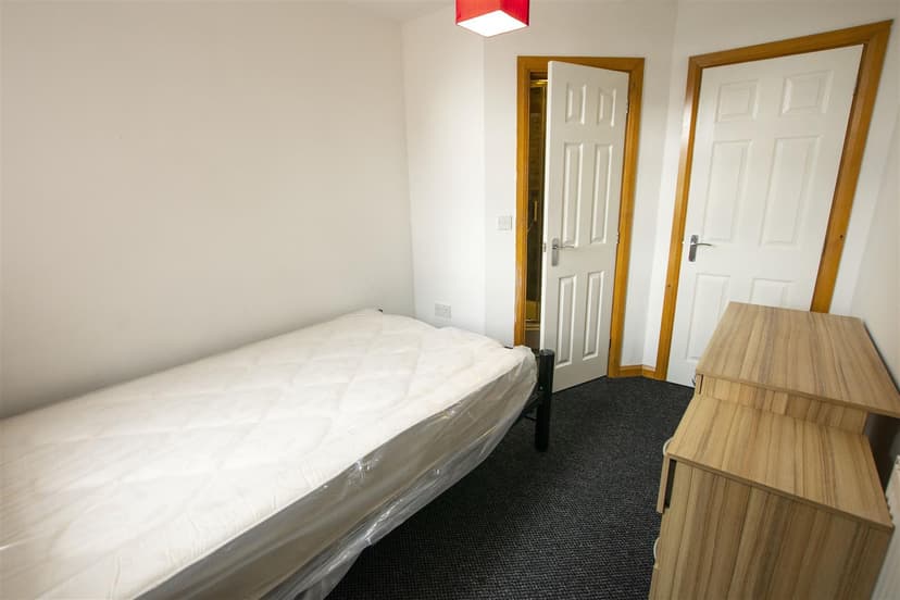 88, Raddlebarn Road - Image 20