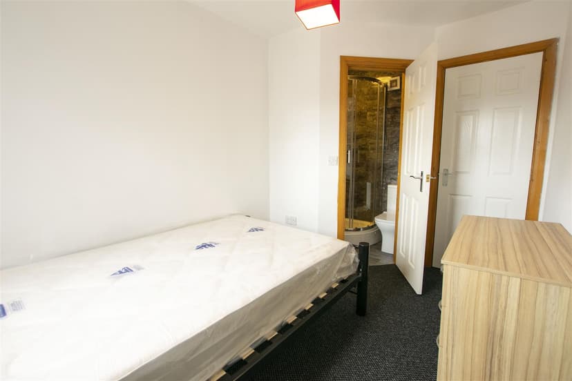 88, Raddlebarn Road - Image 15