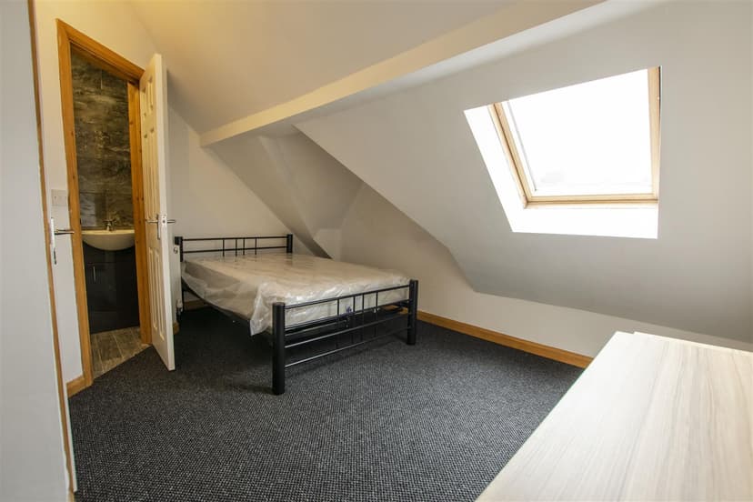 88, Raddlebarn Road - Image 13