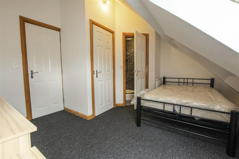 88, Raddlebarn Road - Image 12