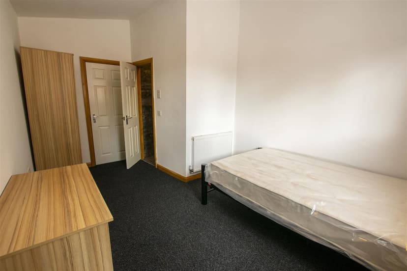 88, Raddlebarn Road - Image 8