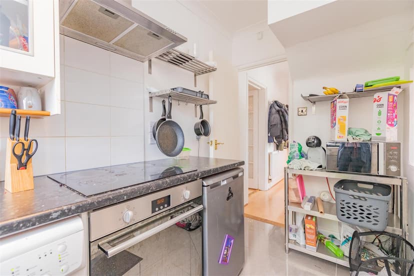 183, Hubert Road - Image 11