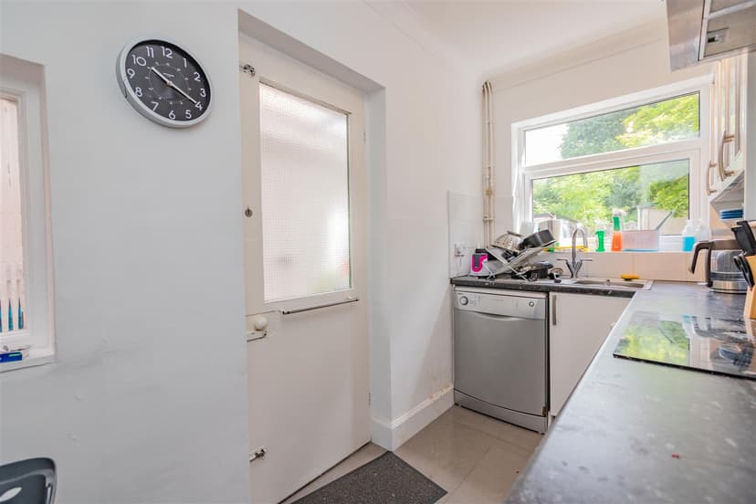 183, Hubert Road - Image 10