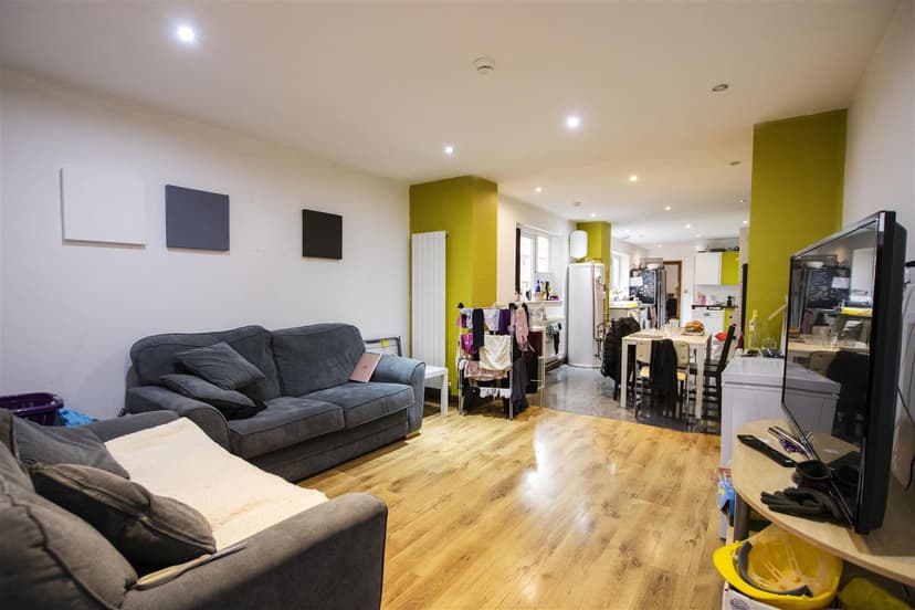 234, Hubert Road - Image 11