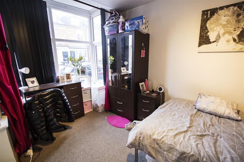 234, Hubert Road - Image 9