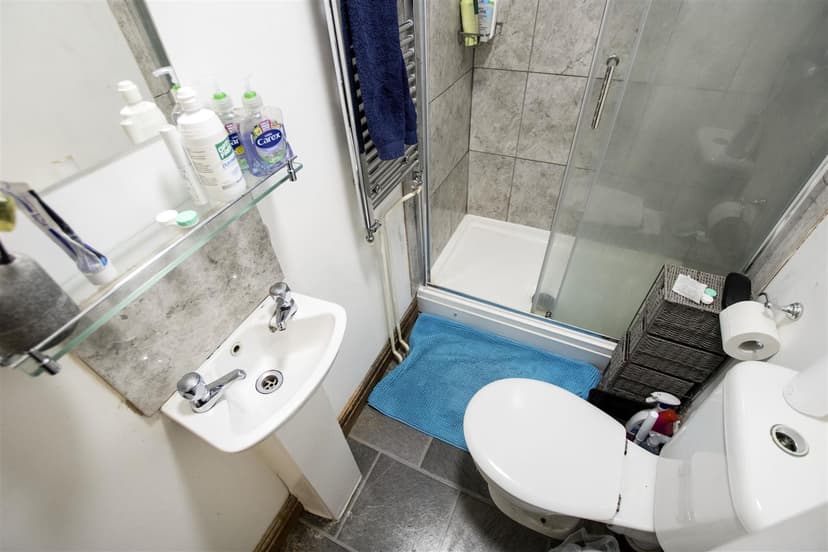 234, Hubert Road - Image 2