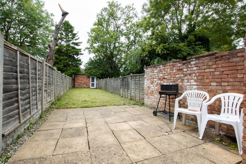 252, Hubert Road - Image 1
