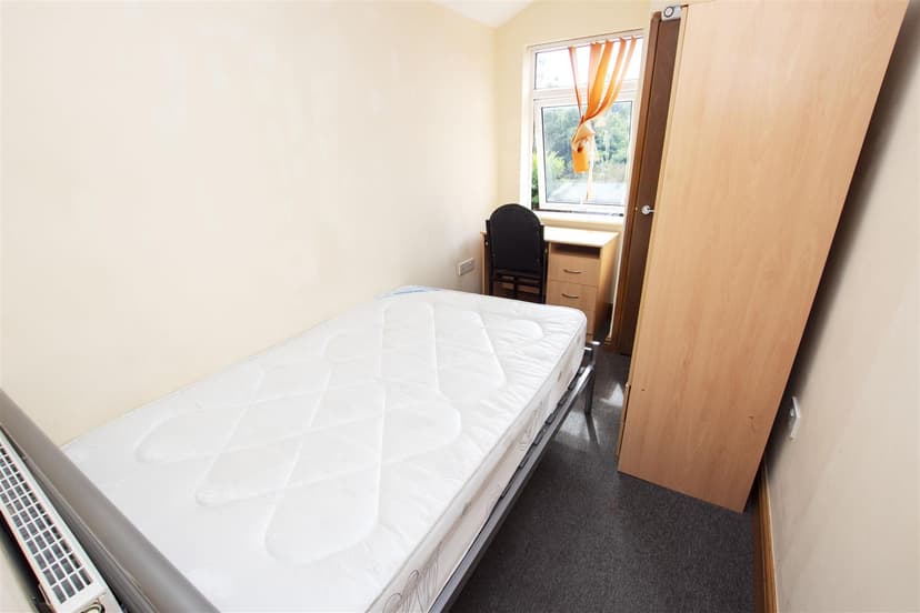 86, Teignmouth Road - Image 3