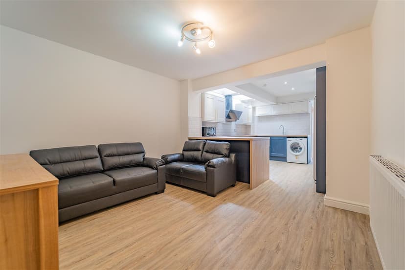 248, Tiverton Road - Image 23