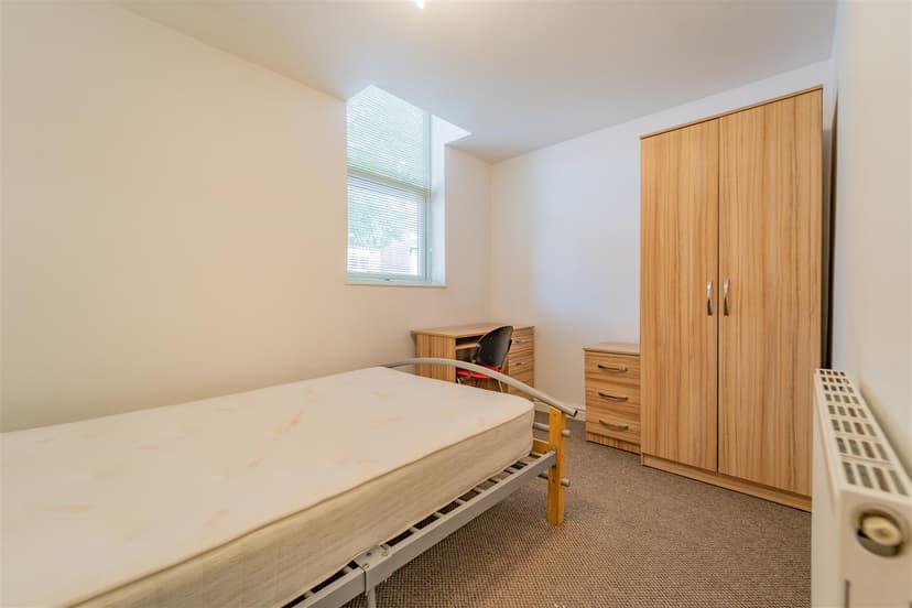 248, Tiverton Road - Image 21