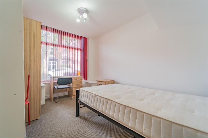248, Tiverton Road - Image 19