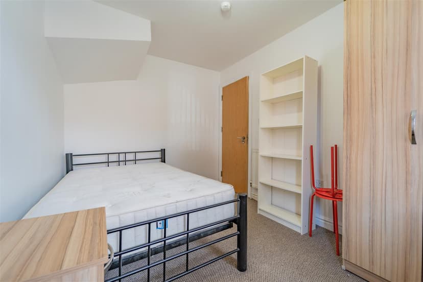 248, Tiverton Road - Image 18