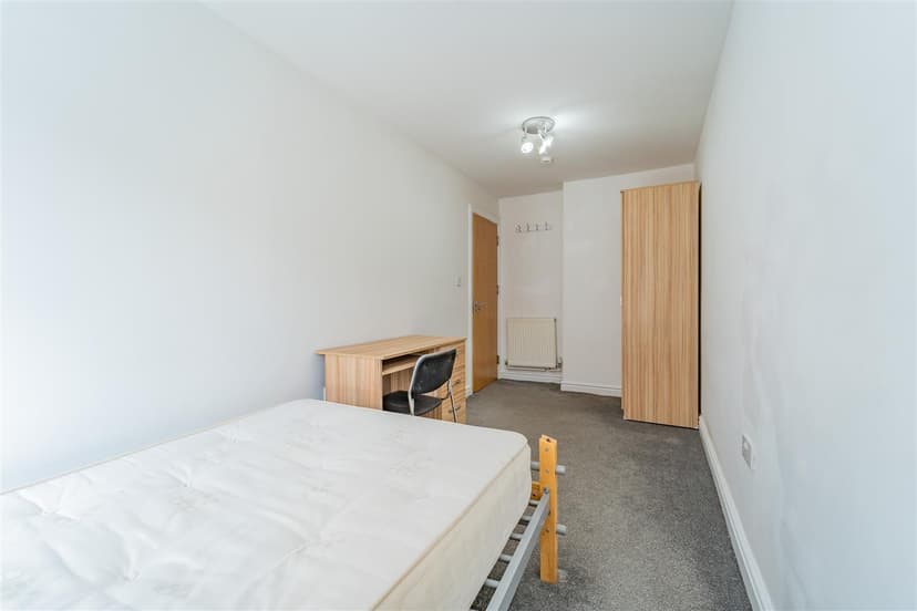 248, Tiverton Road - Image 16