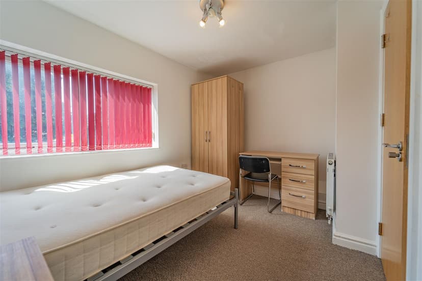 248, Tiverton Road - Image 13