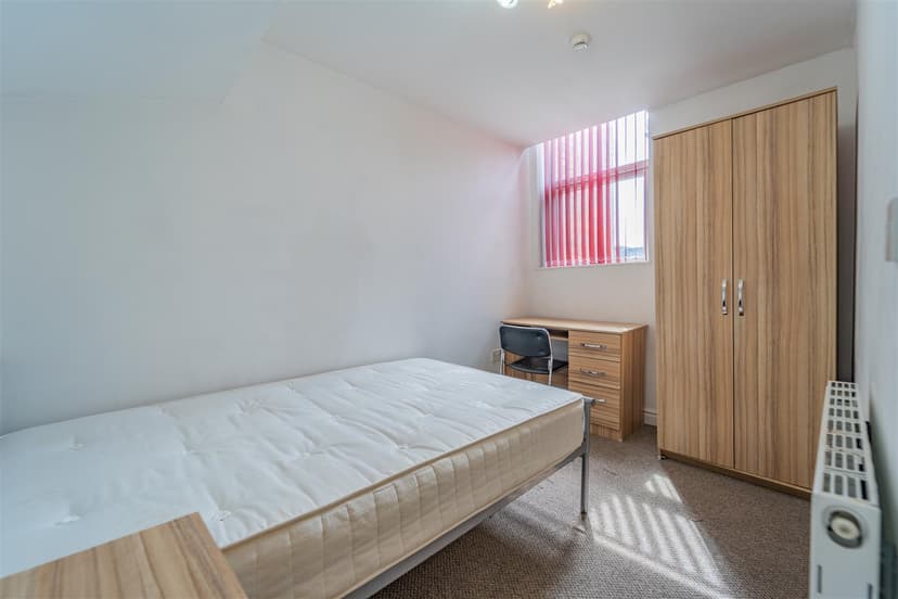 248, Tiverton Road - Image 12