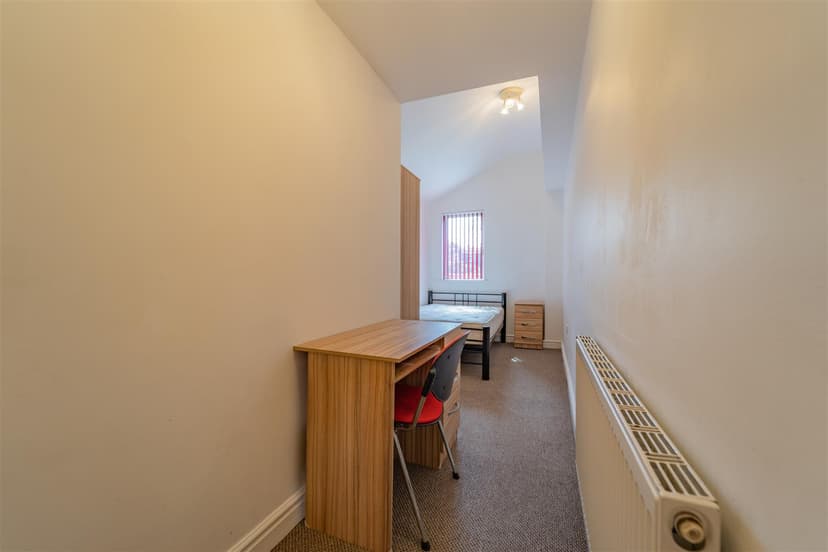 248, Tiverton Road - Image 10
