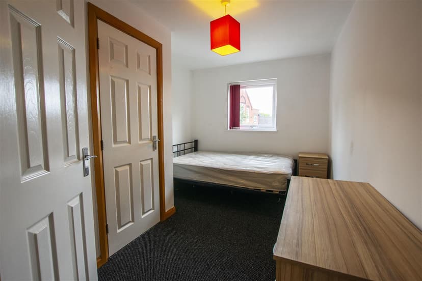 86, Raddlebarn Road - Image 21