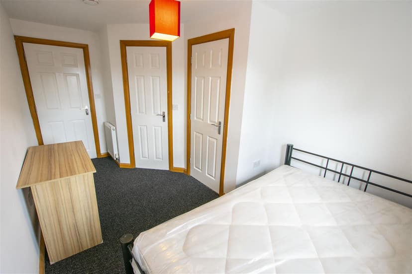 86, Raddlebarn Road - Image 20