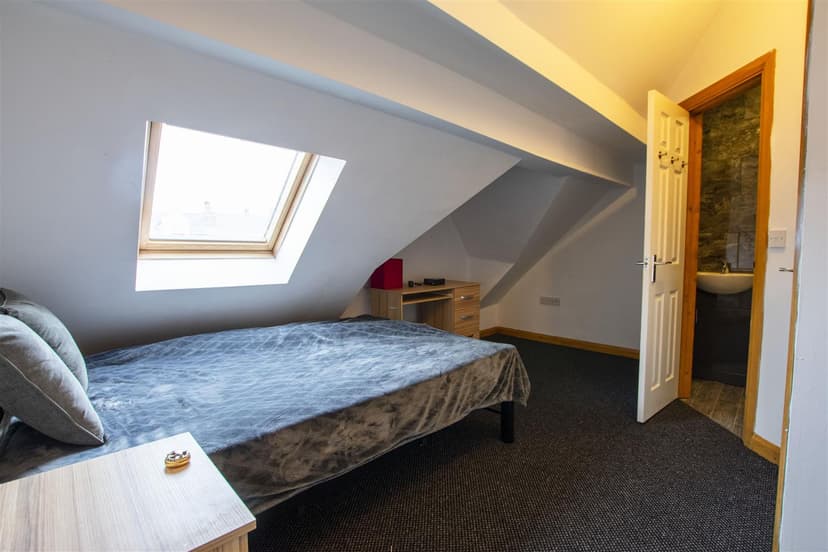 86, Raddlebarn Road - Image 17