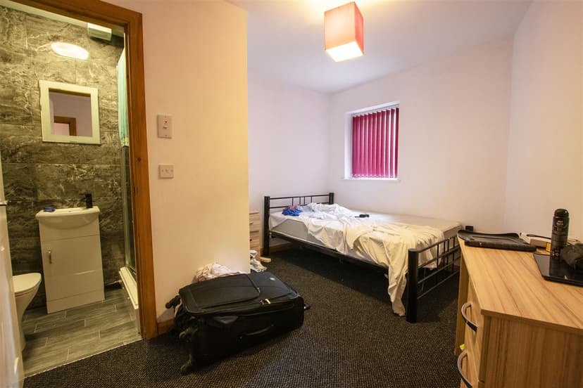 86, Raddlebarn Road - Image 15