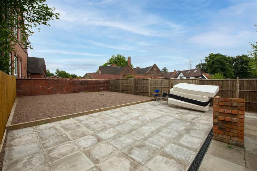 86, Raddlebarn Road - Image 13