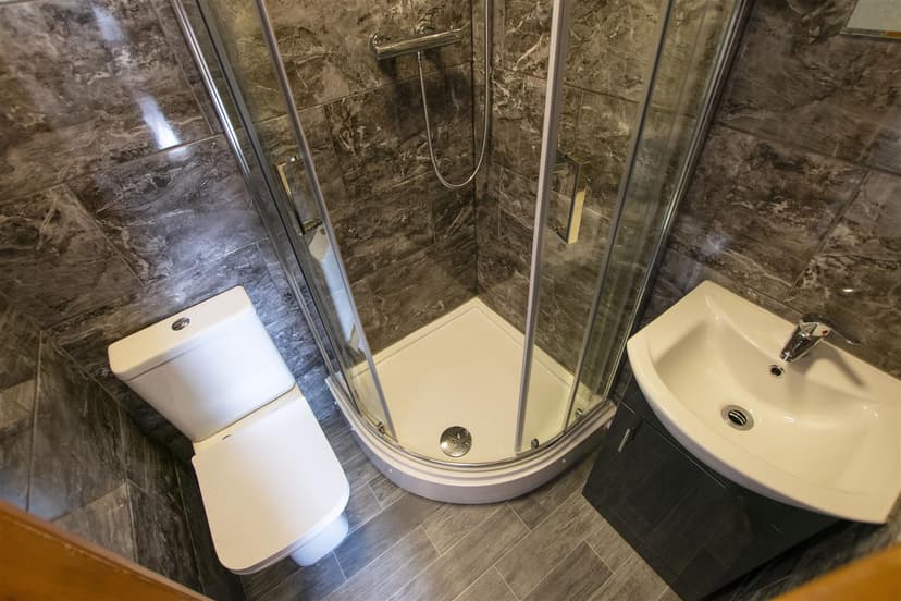 86, Raddlebarn Road - Image 11