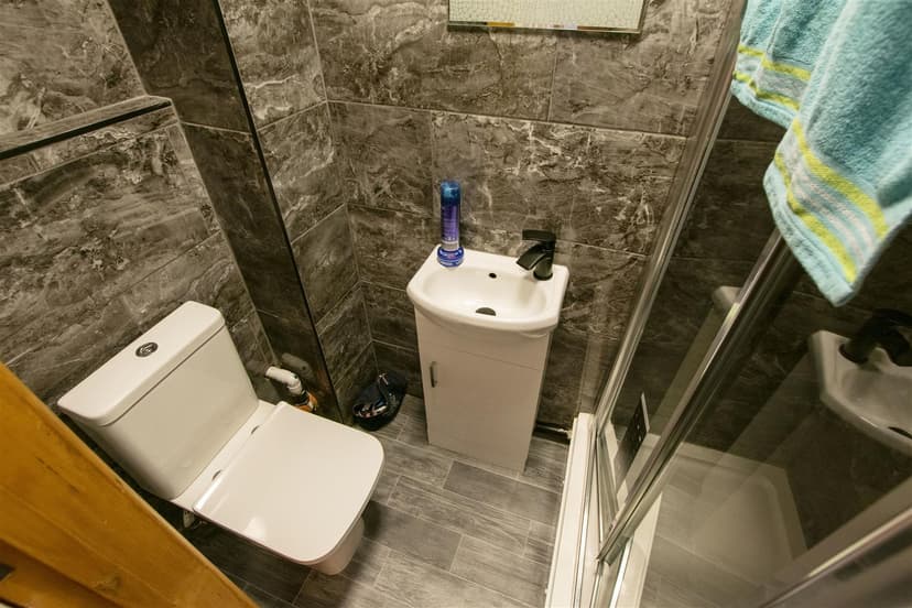 86, Raddlebarn Road - Image 5