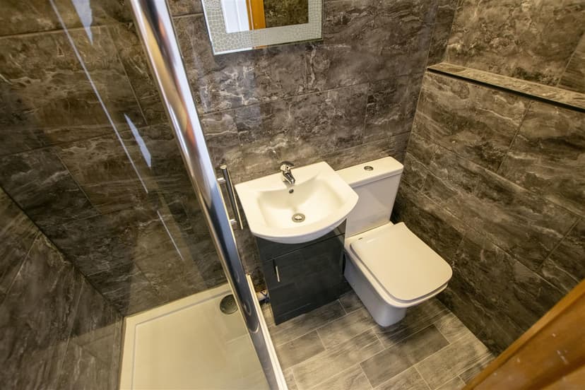 86, Raddlebarn Road - Image 4