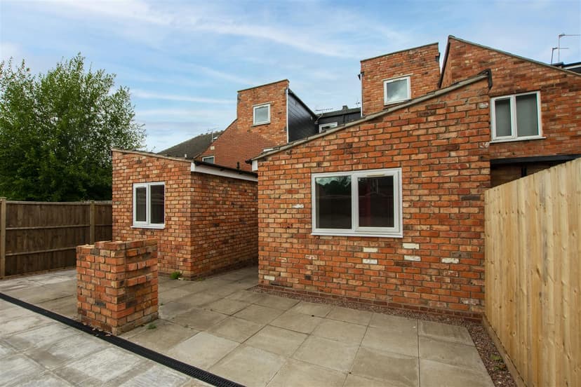 86, Raddlebarn Road - Image 2