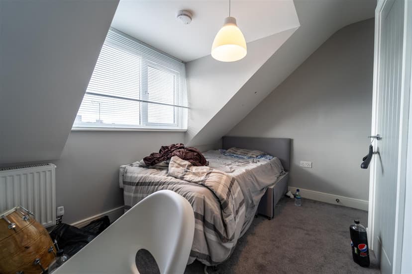 6, Coronation Road - Image 24