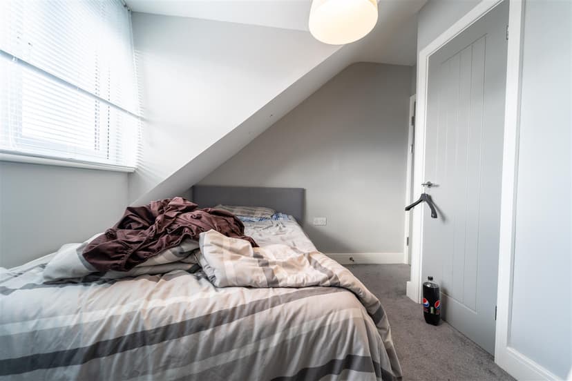 6, Coronation Road - Image 23