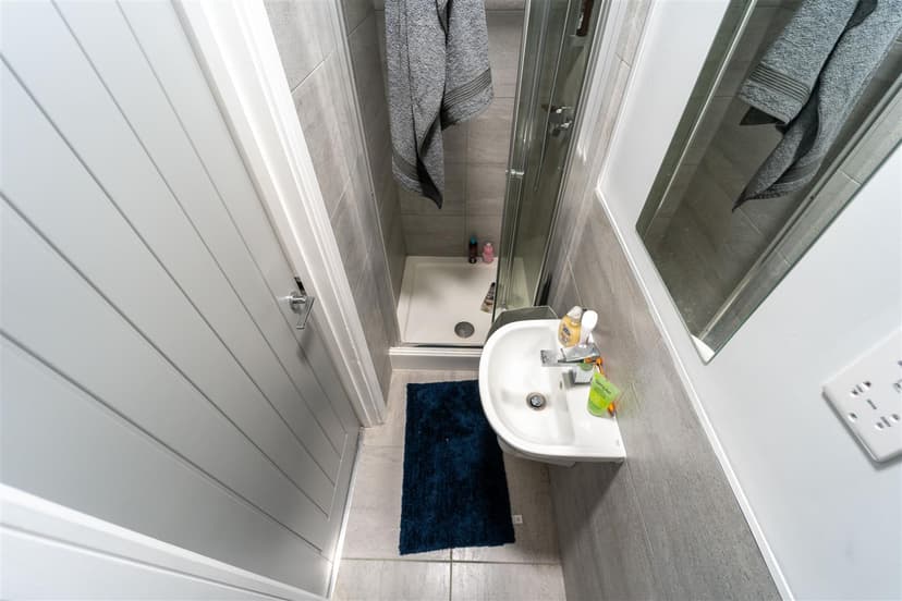 6, Coronation Road - Image 7