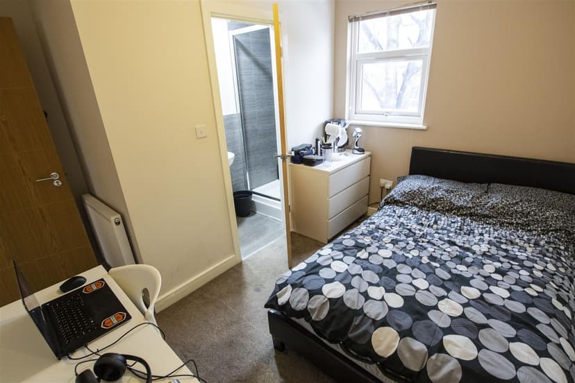 22, George Road - Image 9