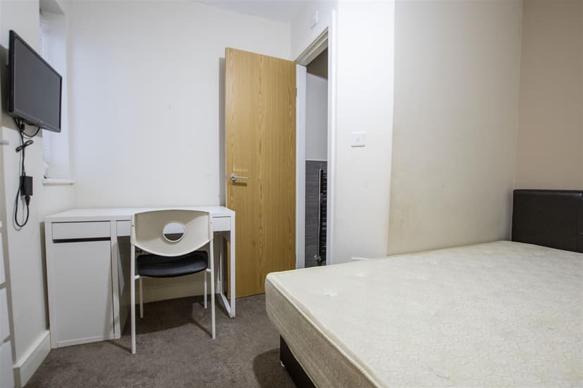 22, George Road - Image 6