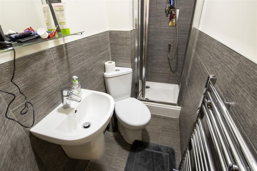 22, George Road - Image 1