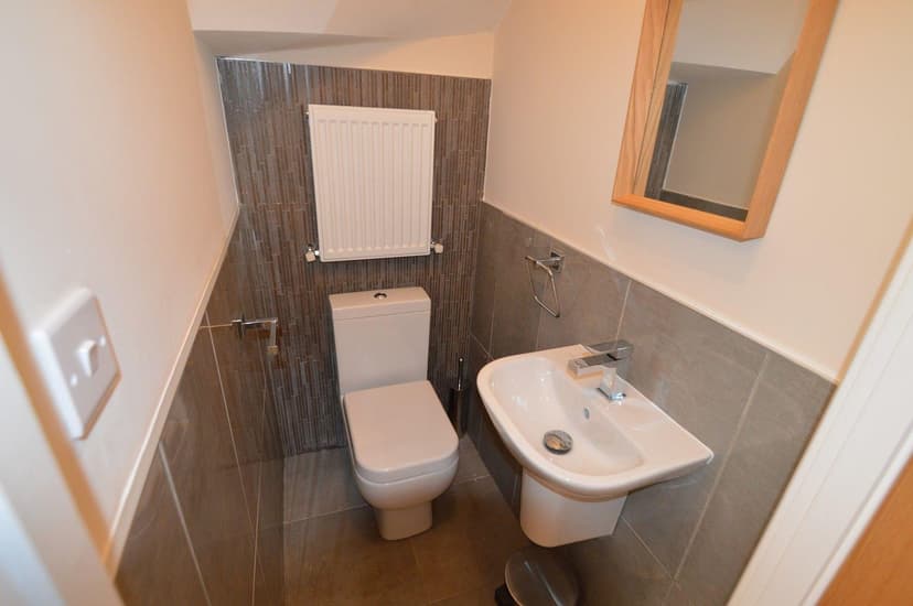 209, Hubert Road - Image 7