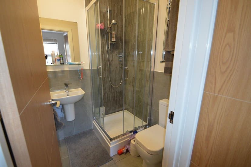 209, Hubert Road - Image 6