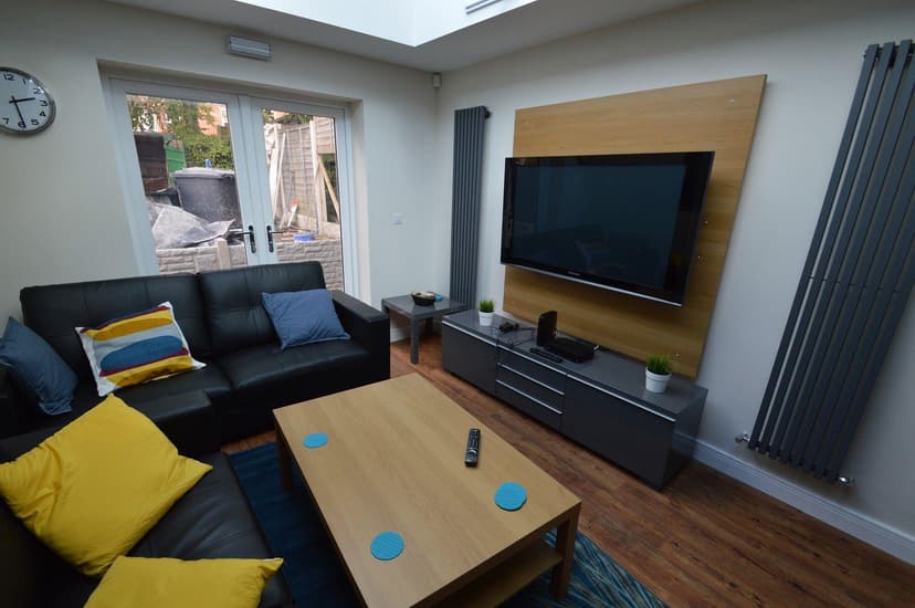 209, Hubert Road - Image 4