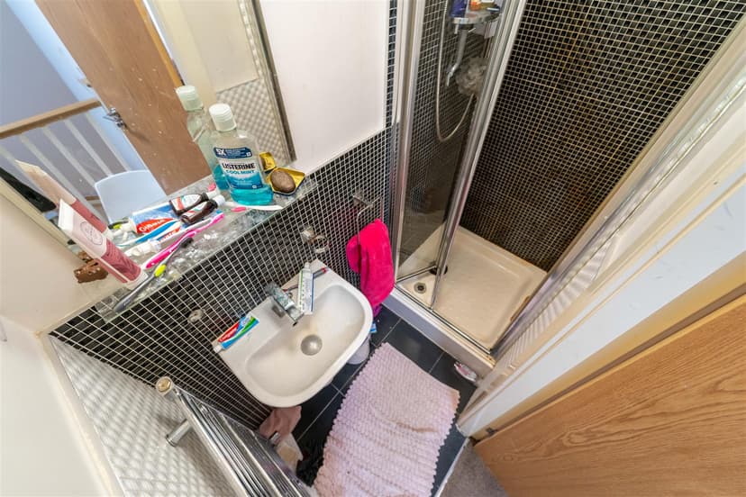 11, Exeter Road - Image 7